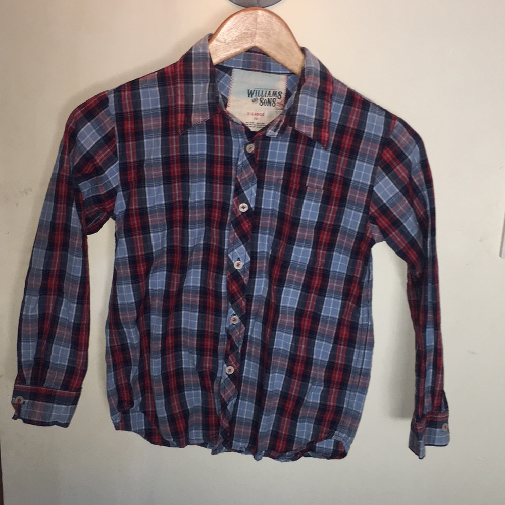 Very cute boy’s button down dress/casual shirt.